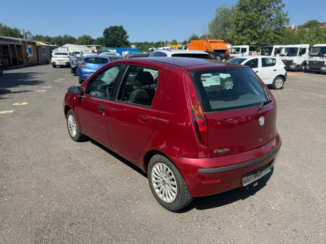 Седан Fiat Punto Aktueller HU Motorschaden: снимка 6 Седан Fiat Punto Aktueller HU Motorschaden: снимка 6