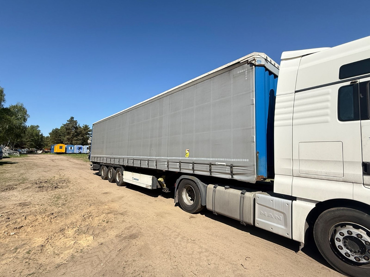 Krone SD mit Ladebordwand - Брезентово полуремарке: снимка 1 Krone SD mit Ladebordwand - Брезентово полуремарке: снимка 1