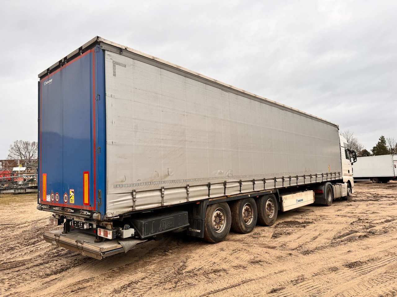 Krone SDP 27 ELB4-CS - Брезентово полуремарке: снимка 2 Krone SDP 27 ELB4-CS - Брезентово полуремарке: снимка 2