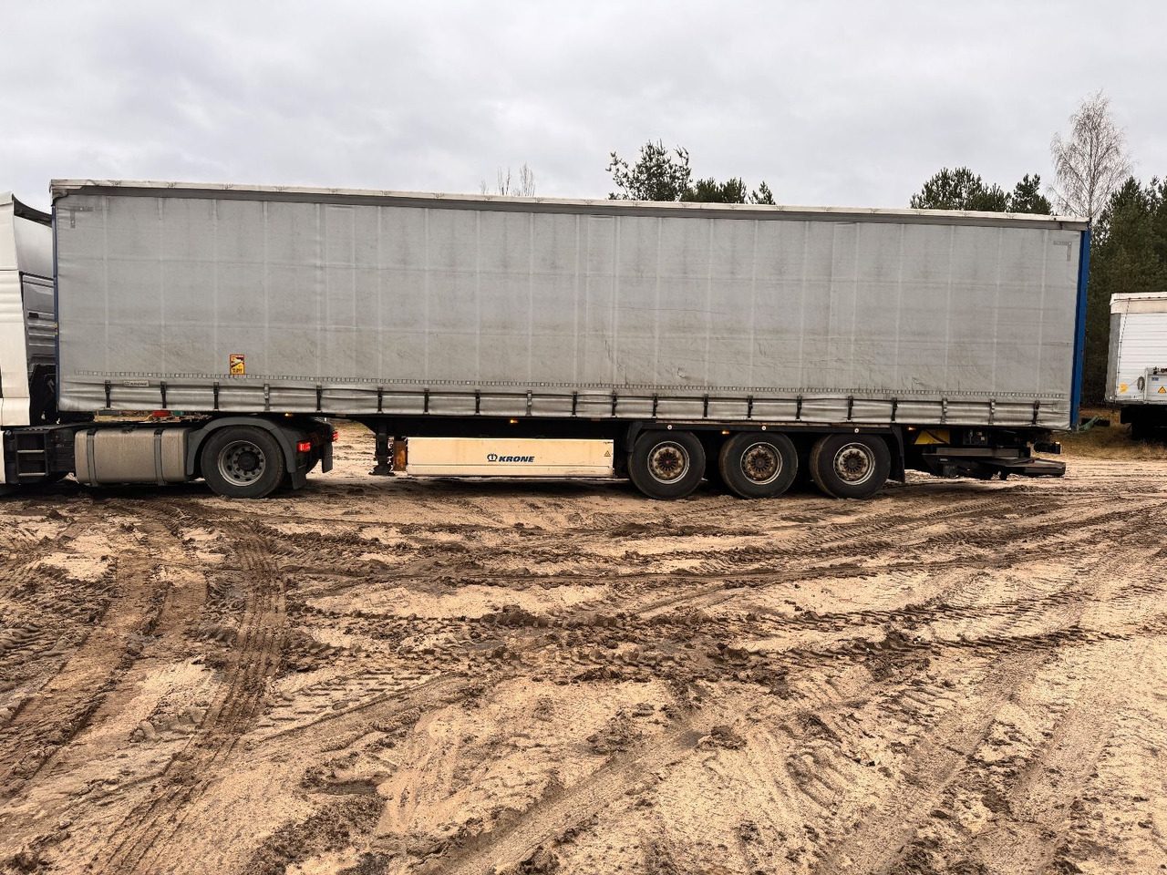Krone SDP 27 ELB4-CS - Брезентово полуремарке: снимка 4 Krone SDP 27 ELB4-CS - Брезентово полуремарке: снимка 4