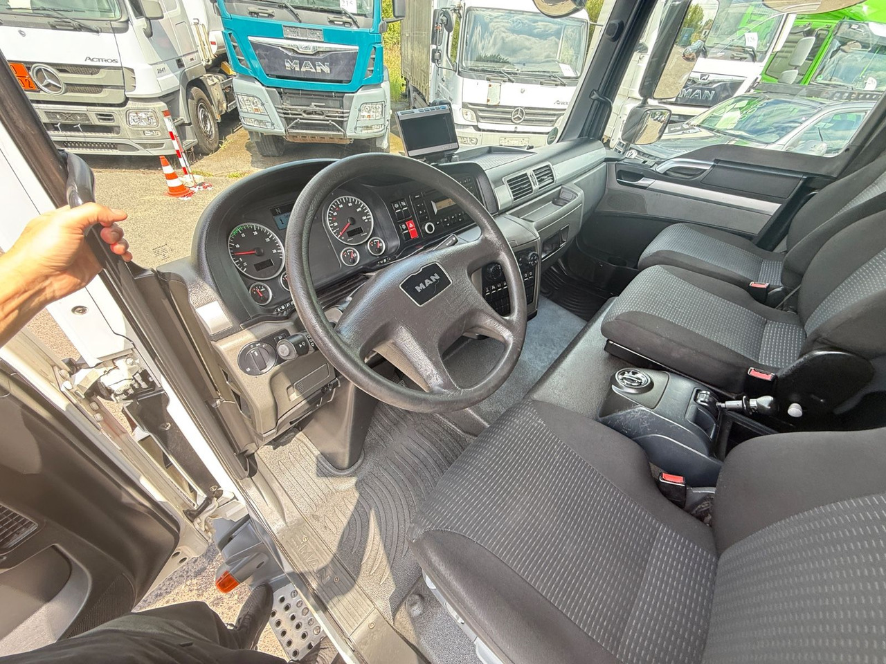 Бордови камион MAN TGL 8.180: снимка 10