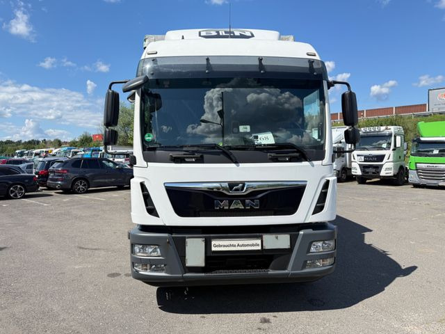 MAN TGM 15.290 - Камион с брезент: снимка 1 MAN TGM 15.290 - Камион с брезент: снимка 1