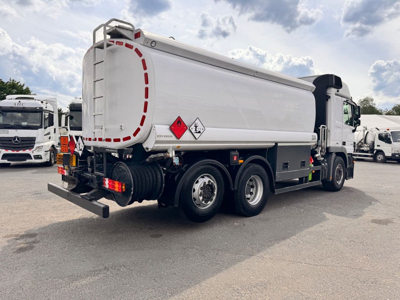 Mercedes-Benz Actros 2541 Tankwagen - Камион цистерна: снимка 4 Mercedes-Benz Actros 2541 Tankwagen - Камион цистерна: снимка 4