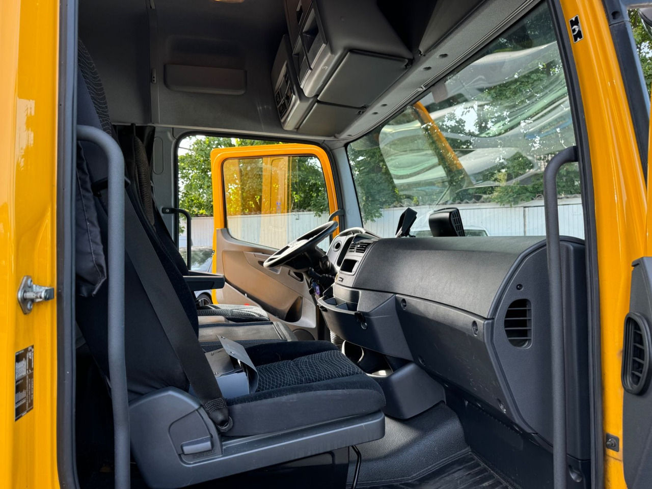 Камион фургон Mercedes-Benz Atego 823 Klima Tempomat - Lbw - Schlafplatz: снимка 12