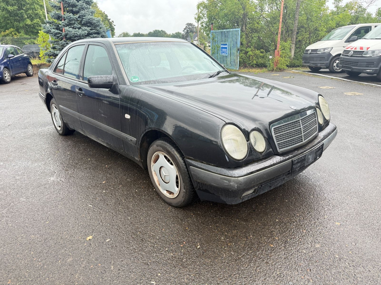 Mercedes-Benz E 200 - Седан: снимка 1 Mercedes-Benz E 200 - Седан: снимка 1