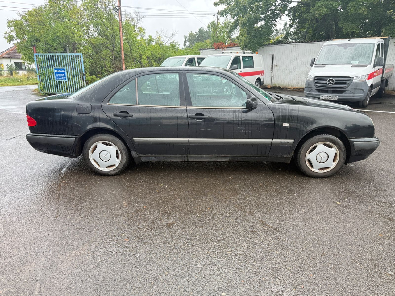 Mercedes-Benz E 200 - Седан: снимка 5 Mercedes-Benz E 200 - Седан: снимка 5