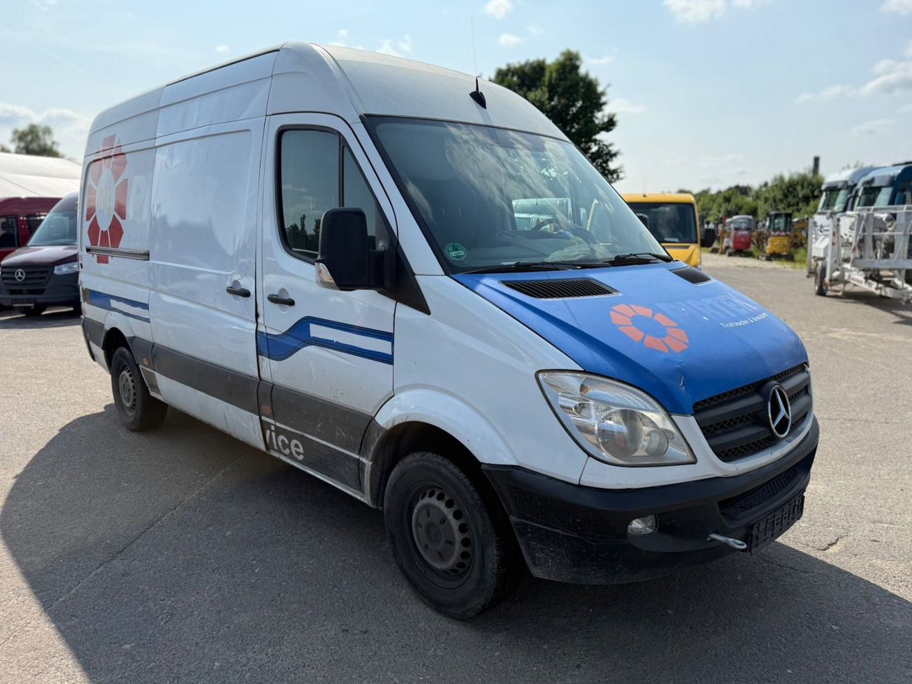 Mercedes-Benz Sprinter II Kasten 313 CDI MOTORSCHADEN !!! - Товарен бус: снимка 2 Mercedes-Benz Sprinter II Kasten 313 CDI MOTORSCHADEN !!! - Товарен бус: снимка 2