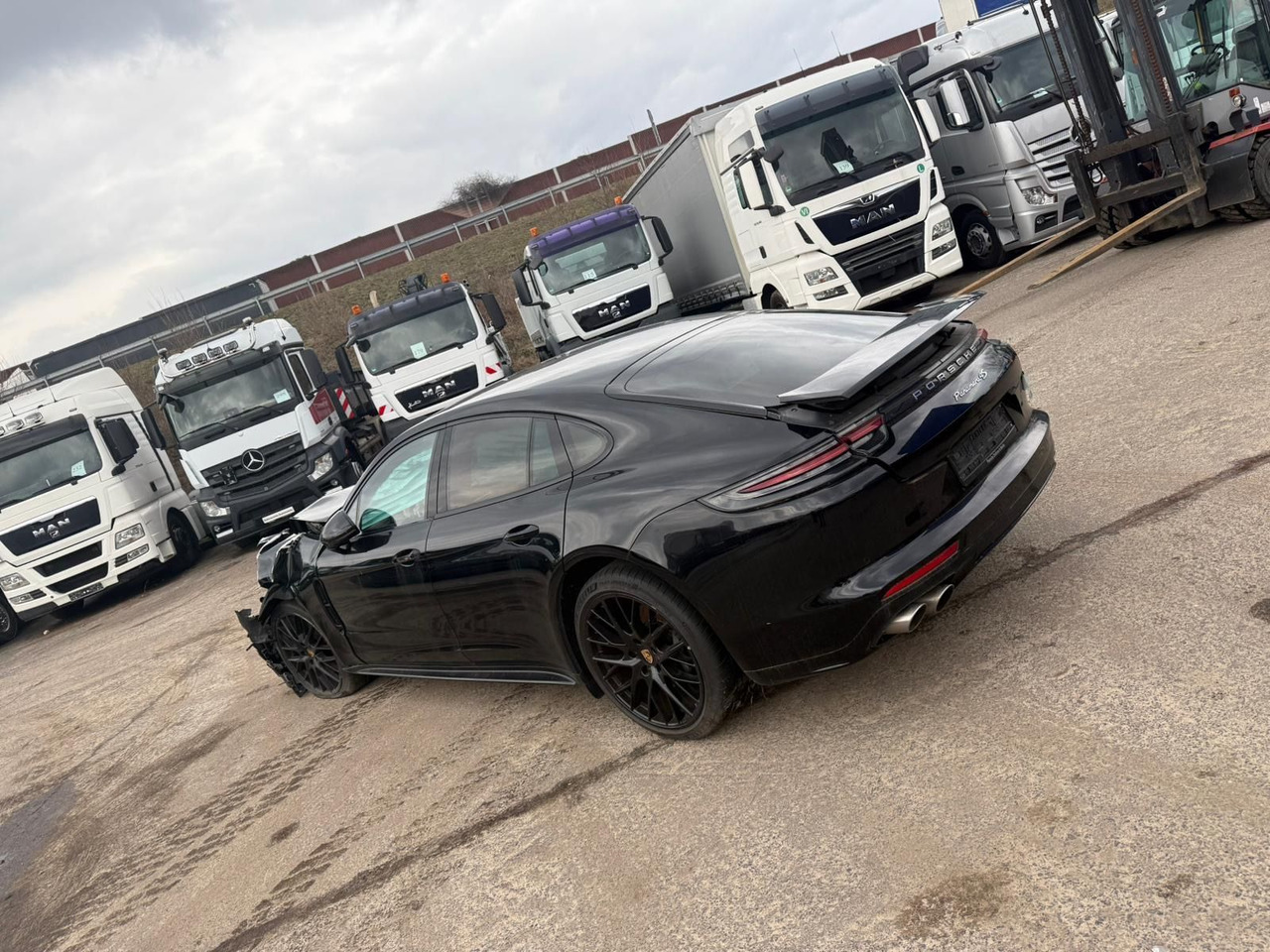 Porsche Panamera 4 S Diesel UNFALL!! - Лек автомобил: снимка 3 Porsche Panamera 4 S Diesel UNFALL!! - Лек автомобил: снимка 3
