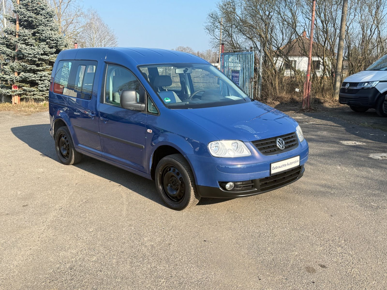 Volkswagen Caddy Life - Пътнически бус: снимка 2 Volkswagen Caddy Life - Пътнически бус: снимка 2