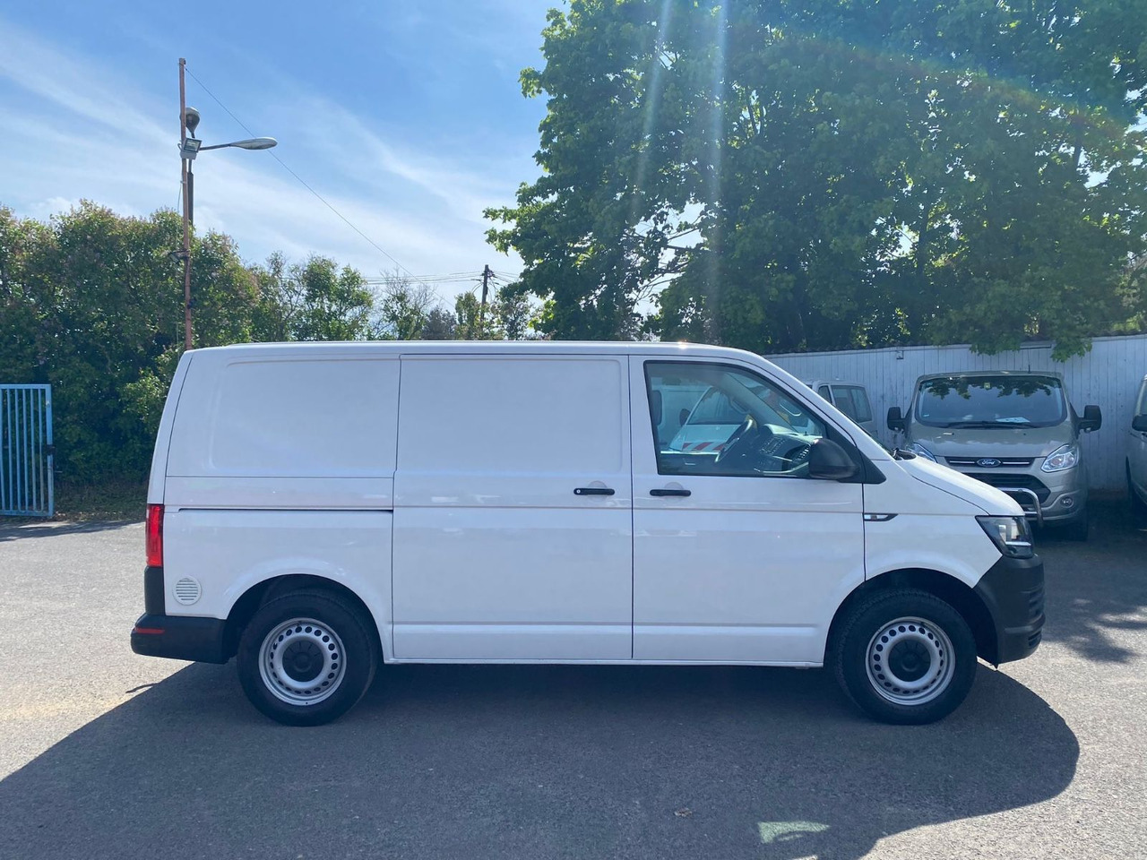 Volkswagen T6 Transporter Kasten-Kombi Kasten EcoProfi - Малък ван: снимка 3 Volkswagen T6 Transporter Kasten-Kombi Kasten EcoProfi - Малък ван: снимка 3