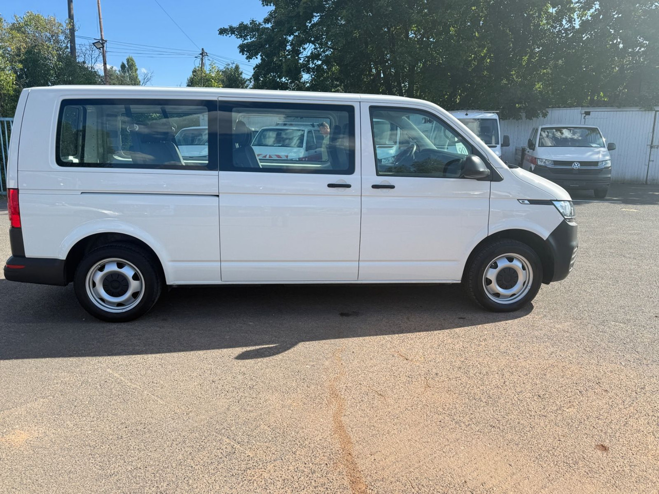 Volkswagen T6 Transporter Kombi lang 9 Sitzer - Пътнически бус: снимка 5 Volkswagen T6 Transporter Kombi lang 9 Sitzer - Пътнически бус: снимка 5