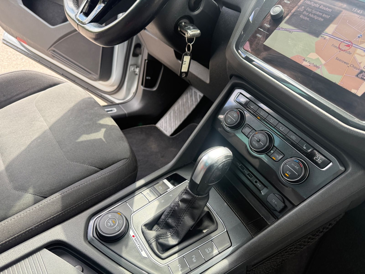 Джип Volkswagen Tiguan Highline BMT/Start-Stopp 4Motion: снимка 9