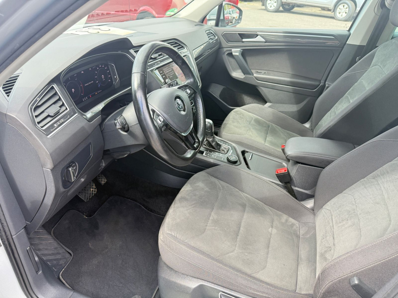 Джип Volkswagen Tiguan Highline BMT/Start-Stopp 4Motion: снимка 8