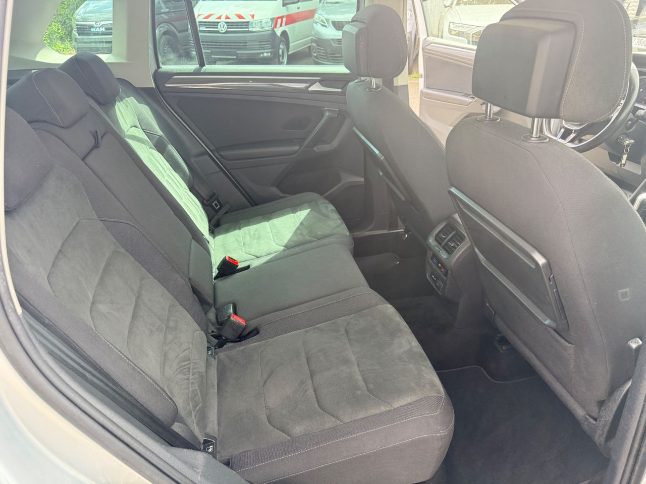 Джип Volkswagen Tiguan Highline BMT/Start-Stopp 4Motion: снимка 10