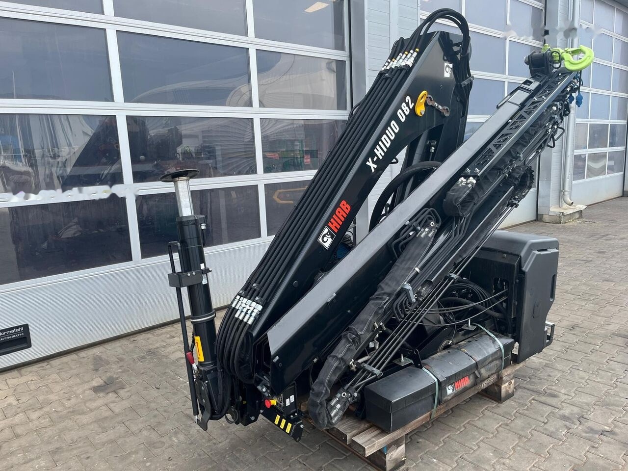 HIAB 082 B-3 HiDuo - Кран за камион: снимка 2 HIAB 082 B-3 HiDuo - Кран за камион: снимка 2