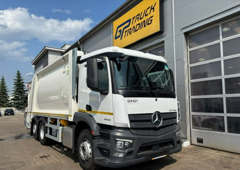 Mercedes-Benz Actros - Боклукчийска кола: снимка 3 Mercedes-Benz Actros - Боклукчийска кола: снимка 3