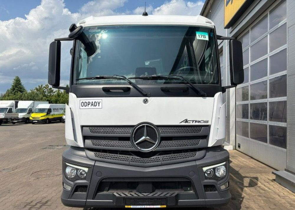 Mercedes-Benz Actros - Боклукчийска кола: снимка 2 Mercedes-Benz Actros - Боклукчийска кола: снимка 2