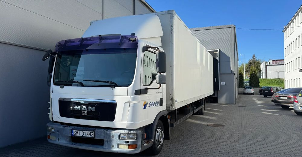 MAN TGL 12.250 4x2BL - Камион фургон: снимка 1 MAN TGL 12.250 4x2BL - Камион фургон: снимка 1