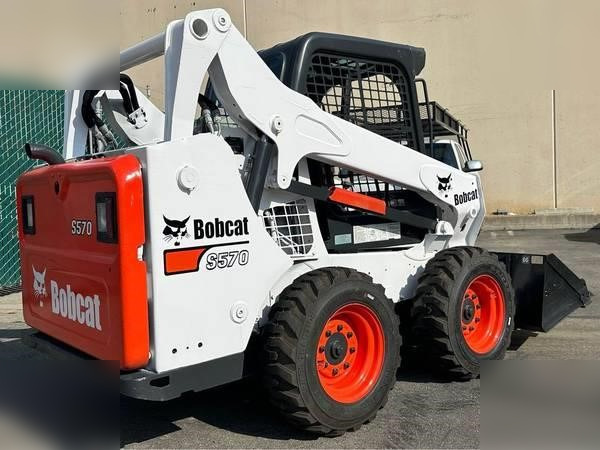 BOBCAT S590 - Мини челен товарач: снимка 1 BOBCAT S590 - Мини челен товарач: снимка 1