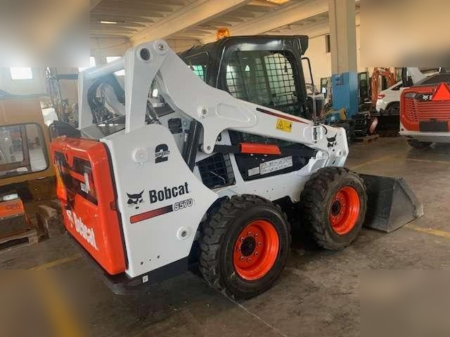 BOBCAT S590 - Мини челен товарач: снимка 3 BOBCAT S590 - Мини челен товарач: снимка 3