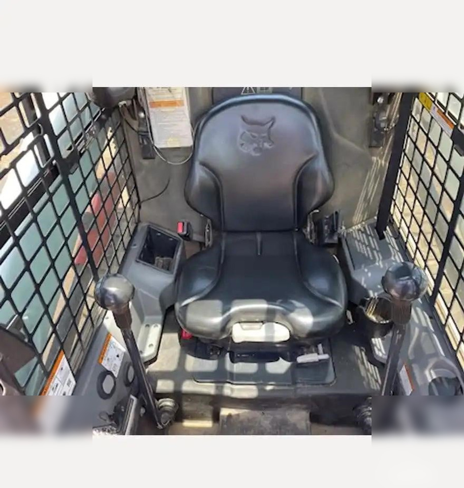 BOBCAT S590 - Мини челен товарач: снимка 5 BOBCAT S590 - Мини челен товарач: снимка 5