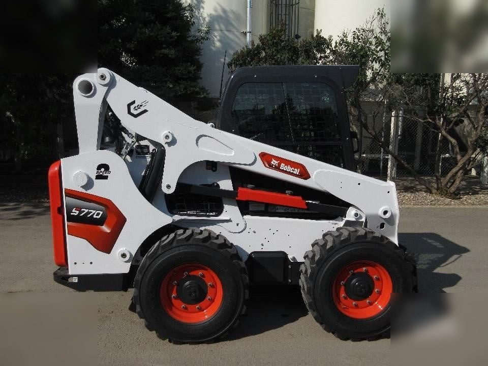BOBCAT S770 - Мини челен товарач: снимка 3 BOBCAT S770 - Мини челен товарач: снимка 3