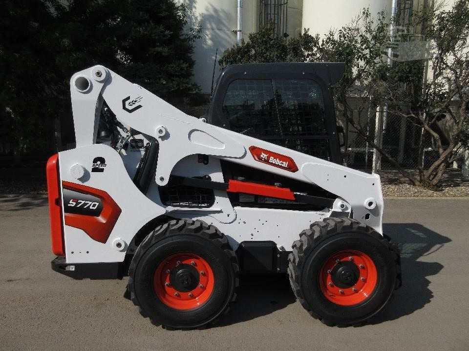 BOBCAT S770 - Мини челен товарач: снимка 1 BOBCAT S770 - Мини челен товарач: снимка 1