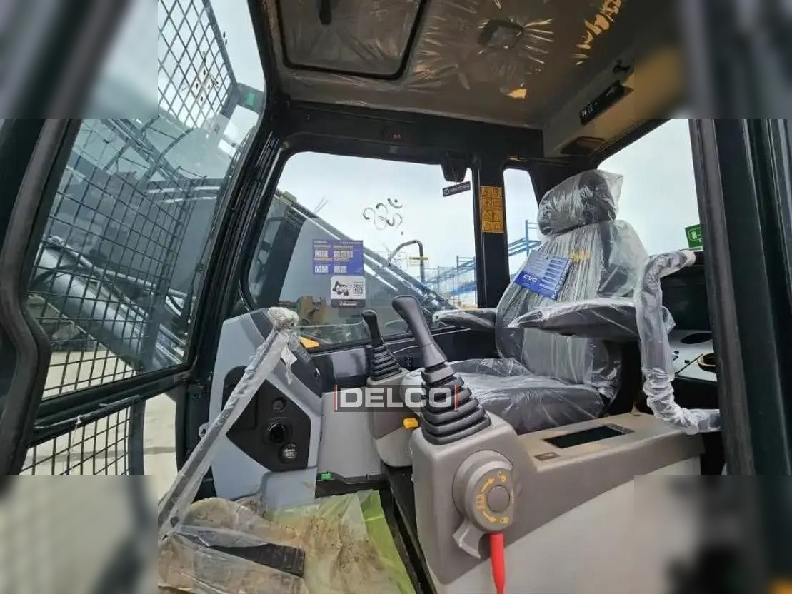 Нови Верижен багер HYUNDAI ROBEX 215L SMART: снимка 12