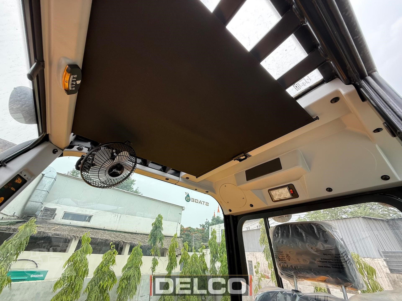 Нови Телескопичен товарач JCB 540-70: снимка 13