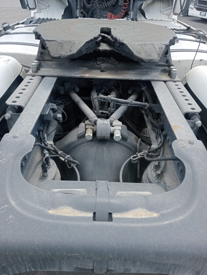 SCANIA R490LA4X2NB - Влекач: снимка 4 SCANIA R490LA4X2NB - Влекач: снимка 4