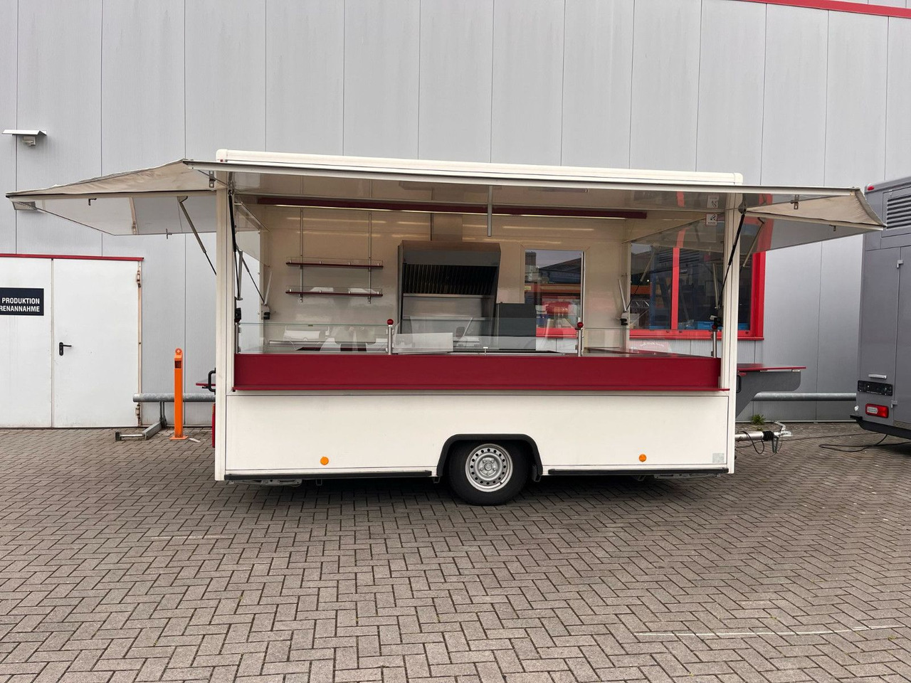 Borco-Höhns Imbiss Foodtruck - Търговска каравана: снимка 1 Borco-Höhns Imbiss Foodtruck - Търговска каравана: снимка 1