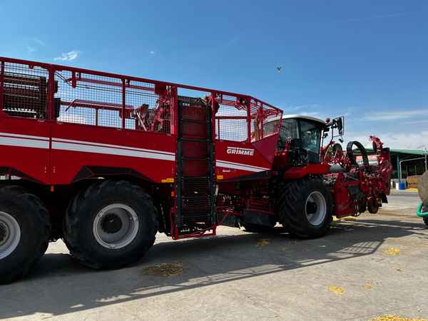 Grimme REXOR 6300 Platinum - Комбайн за цвекло: снимка 1 Grimme REXOR 6300 Platinum - Комбайн за цвекло: снимка 1