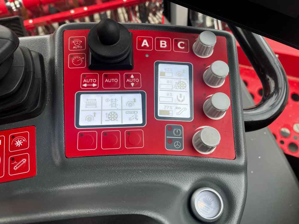 Grimme REXOR 6300 Platinum - Комбайн за цвекло: снимка 3 Grimme REXOR 6300 Platinum - Комбайн за цвекло: снимка 3