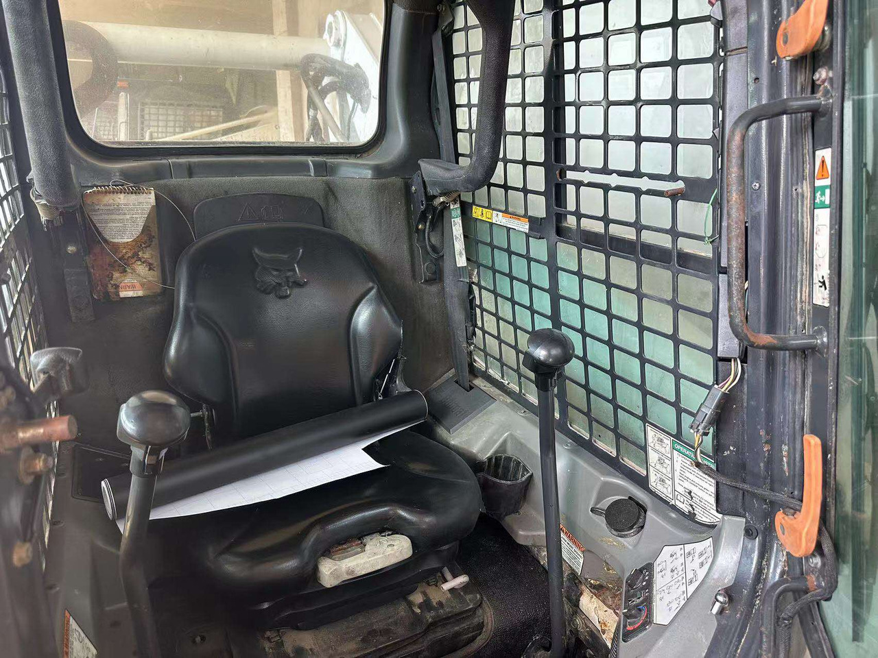 Bobcat S750 - Мини челен товарач: снимка 2 Bobcat S750 - Мини челен товарач: снимка 2