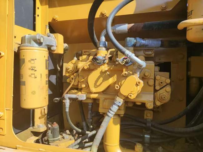 CAT 315D - Верижен багер: снимка 4 CAT 315D - Верижен багер: снимка 4