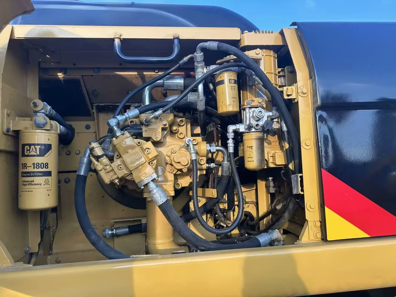 CAT 330D - Верижен багер: снимка 5 CAT 330D - Верижен багер: снимка 5
