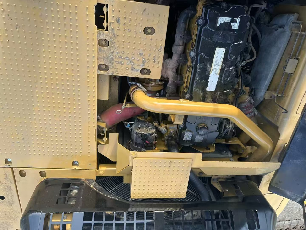 CAT 330D - Верижен багер: снимка 2 CAT 330D - Верижен багер: снимка 2