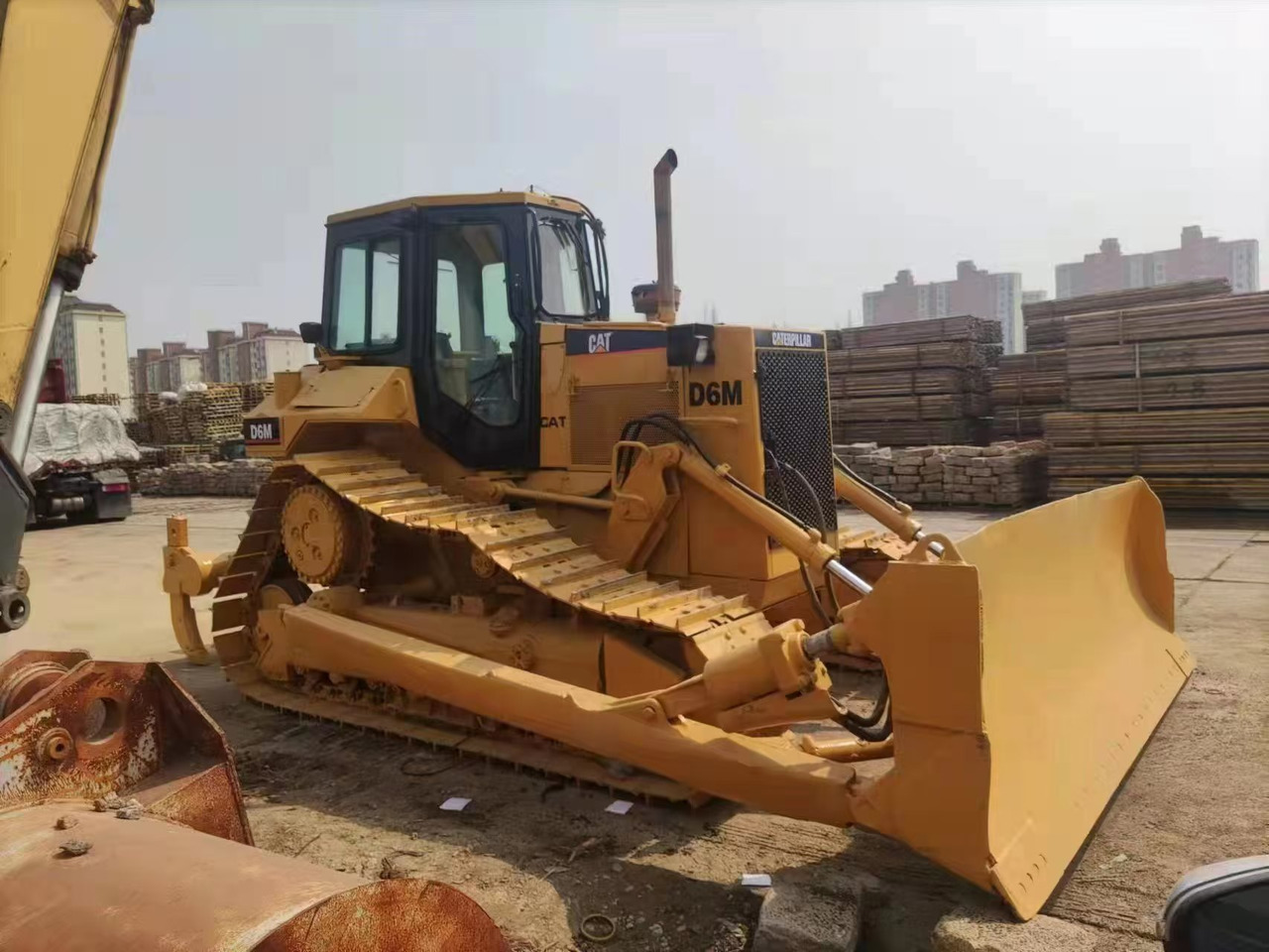 CAT D6M - Булдозер: снимка 1 CAT D6M - Булдозер: снимка 1