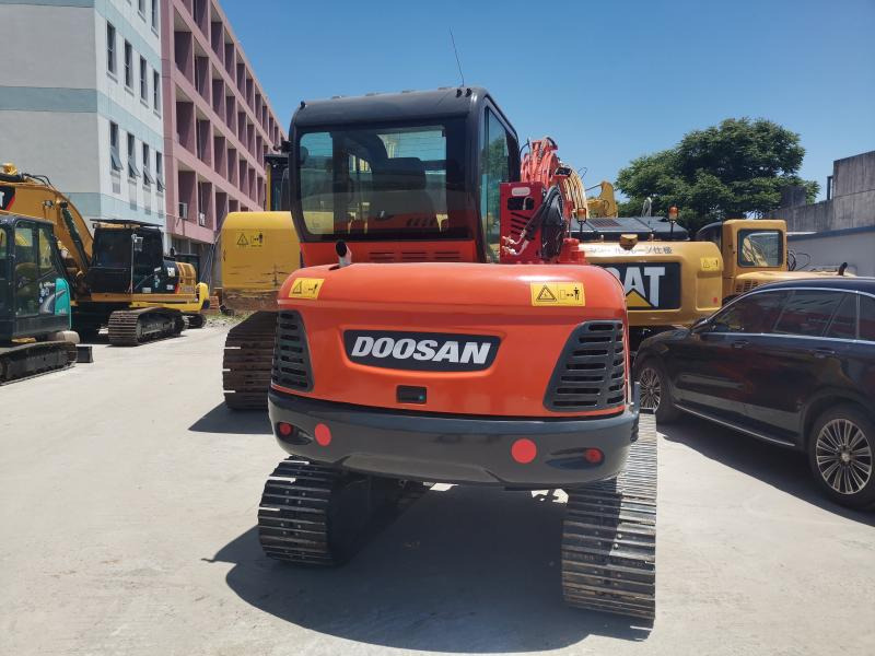 Doosan DX60 - Мини багер: снимка 2 Doosan DX60 - Мини багер: снимка 2