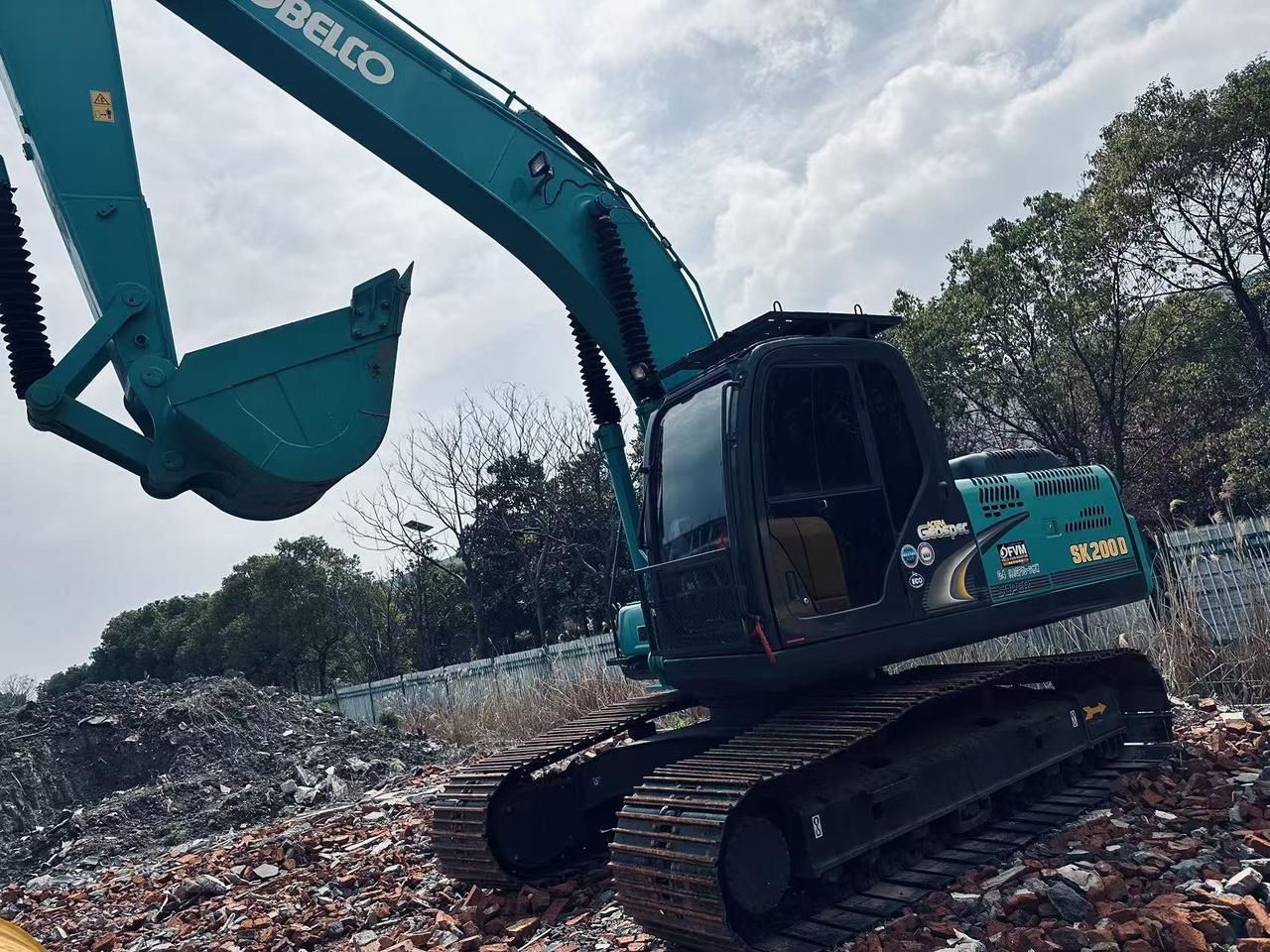 Верижен багер Kobelco SK200D: снимка 6