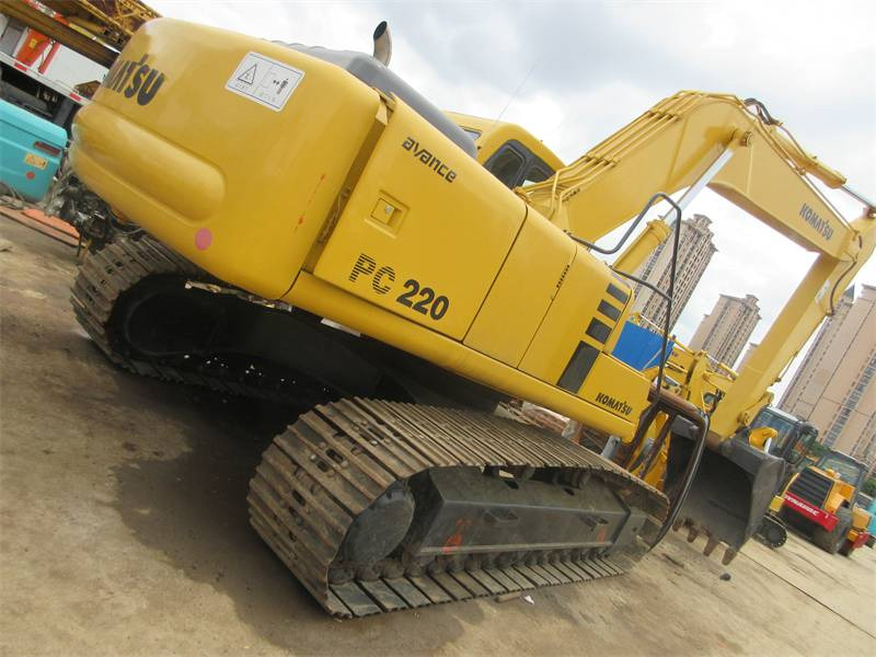 Komatsu PC220-6 - Верижен багер: снимка 1 Komatsu PC220-6 - Верижен багер: снимка 1