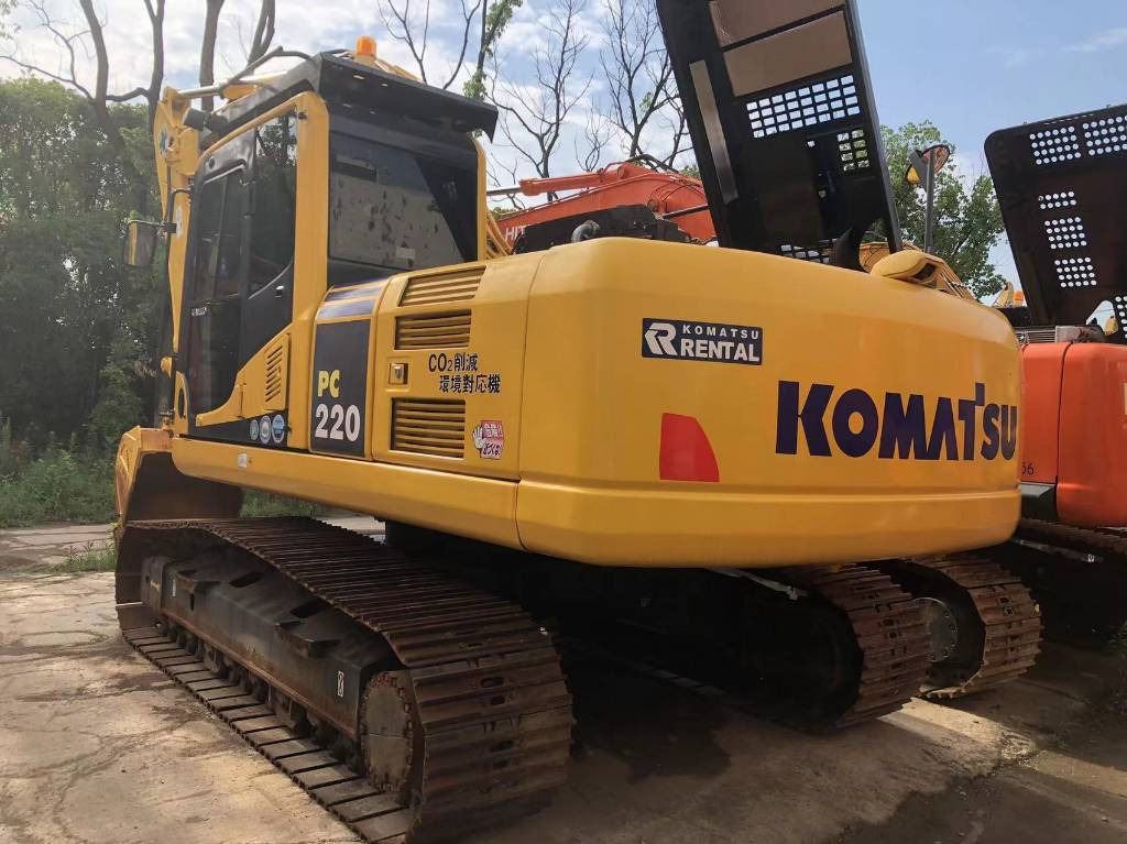 Komatsu PC220-8 - Верижен багер: снимка 1 Komatsu PC220-8 - Верижен багер: снимка 1