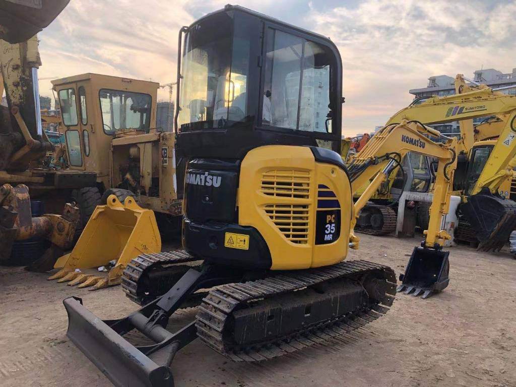 Komatsu PC35 - Мини багер: снимка 1 Komatsu PC35 - Мини багер: снимка 1