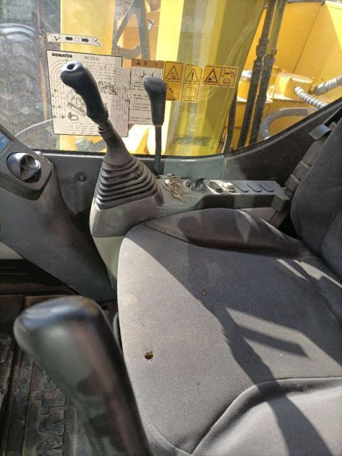 Мини багер Komatsu PC70: снимка 6