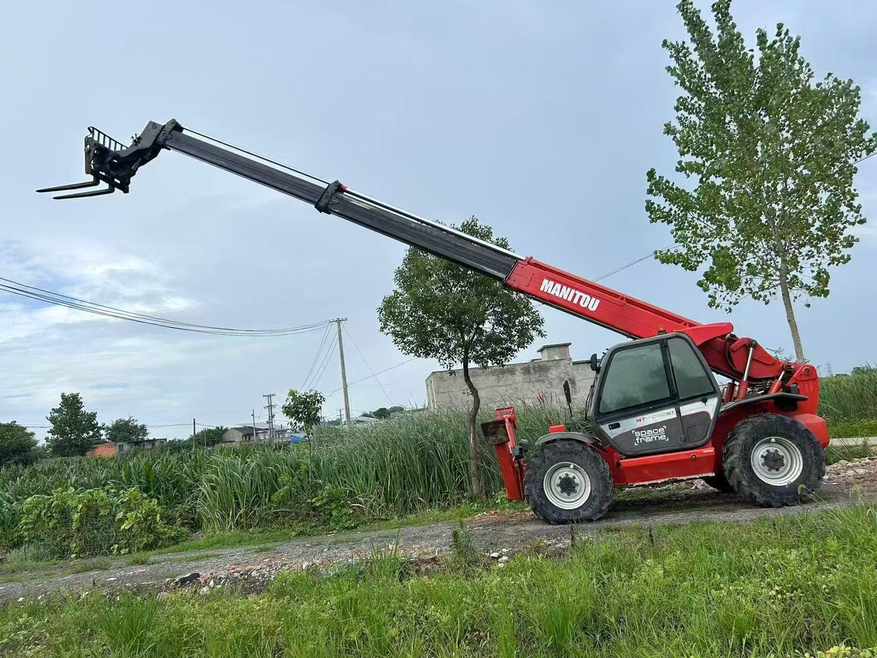 MANITOU MT-1740 - Телескопичен товарач: снимка 2 MANITOU MT-1740 - Телескопичен товарач: снимка 2