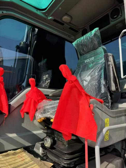 VOLVO EC240 - Верижен багер: снимка 5 VOLVO EC240 - Верижен багер: снимка 5