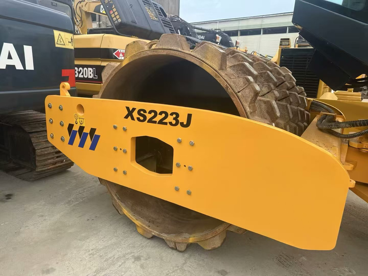 XCMG XS223J - Пътен валяк: снимка 3 XCMG XS223J - Пътен валяк: снимка 3