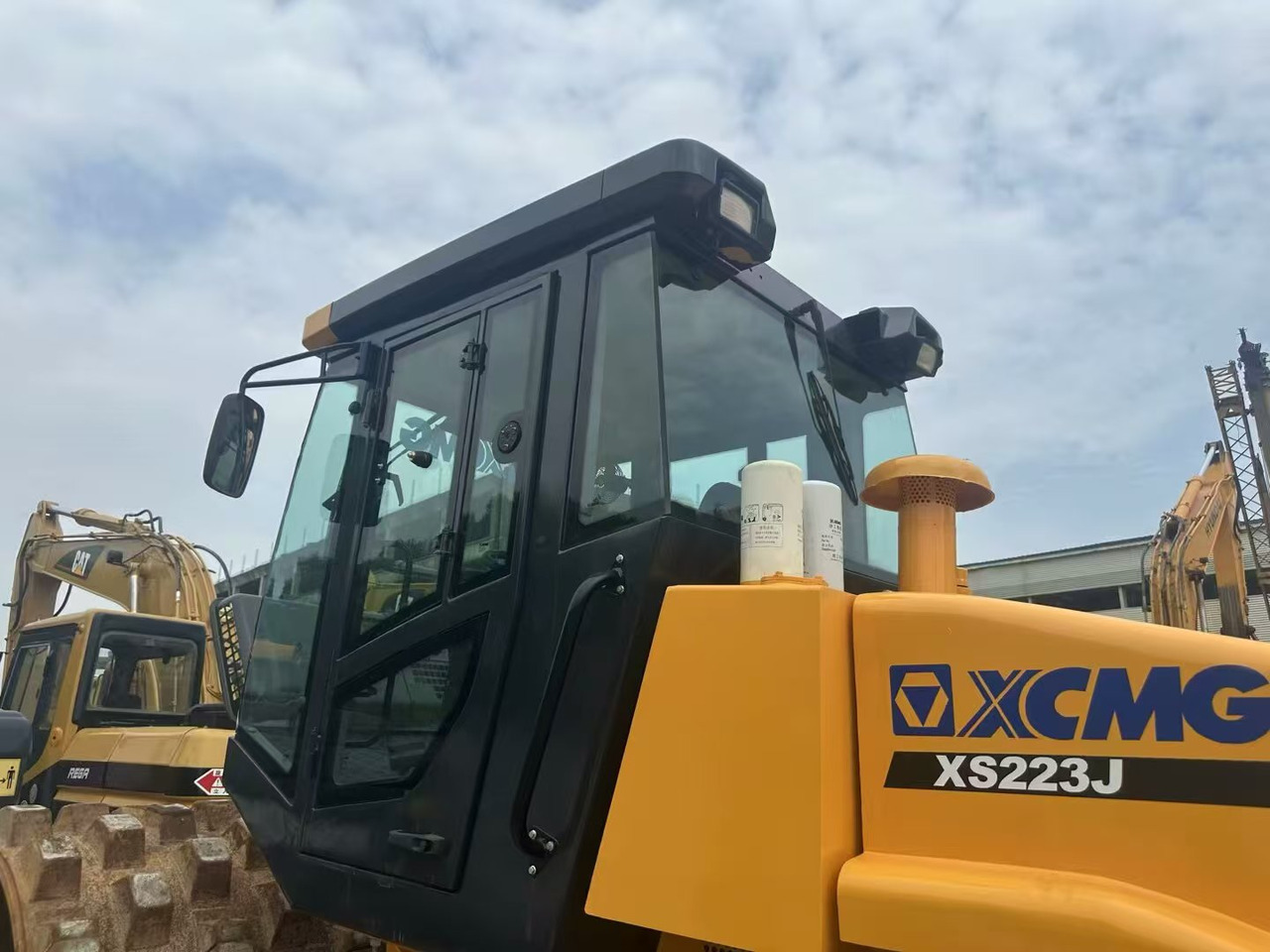 XCMG XS223J - Пътен валяк: снимка 4 XCMG XS223J - Пътен валяк: снимка 4