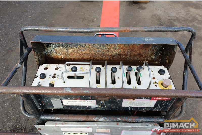 Aichi SR210 / ISR 700 Rupshoogwerker met telescooparm 21 meter bereik, CE marking good working! - Работна площадка: снимка 5 Aichi SR210 / ISR 700 Rupshoogwerker met telescooparm 21 meter bereik, CE marking good working! - Работна площадка: снимка 5