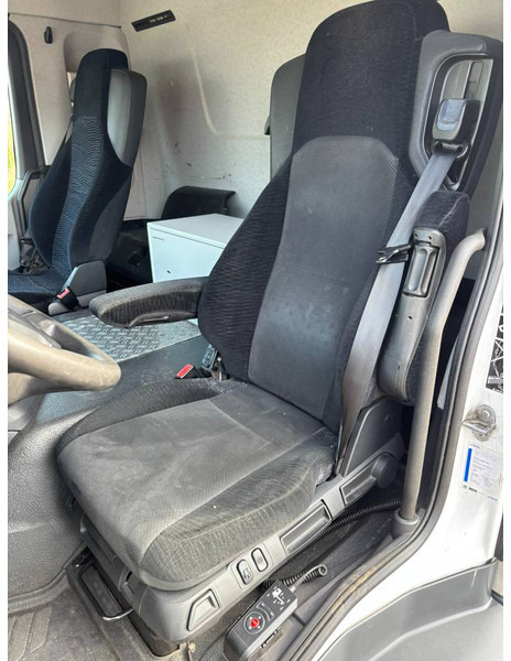 Mercedes-Benz Antos 1833 Euro6 4x2 + anhanger koffer - Камион фургон: снимка 4 Mercedes-Benz Antos 1833 Euro6 4x2 + anhanger koffer - Камион фургон: снимка 4